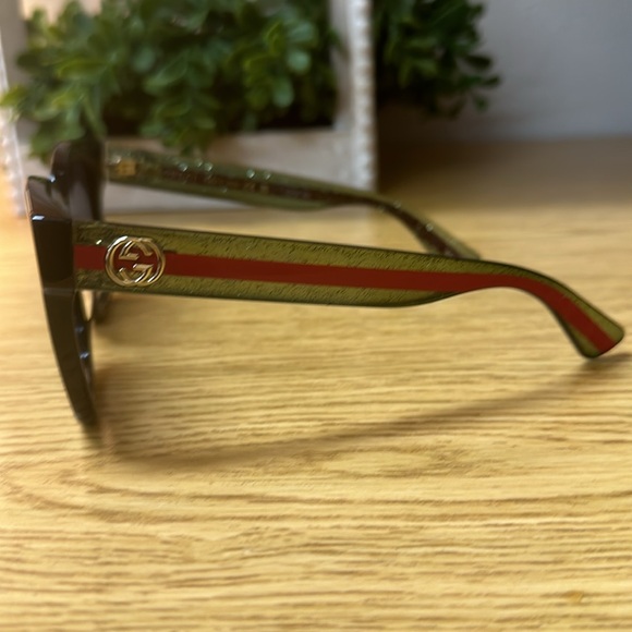 Gucci sunglasses never used - Picture 9 of 13